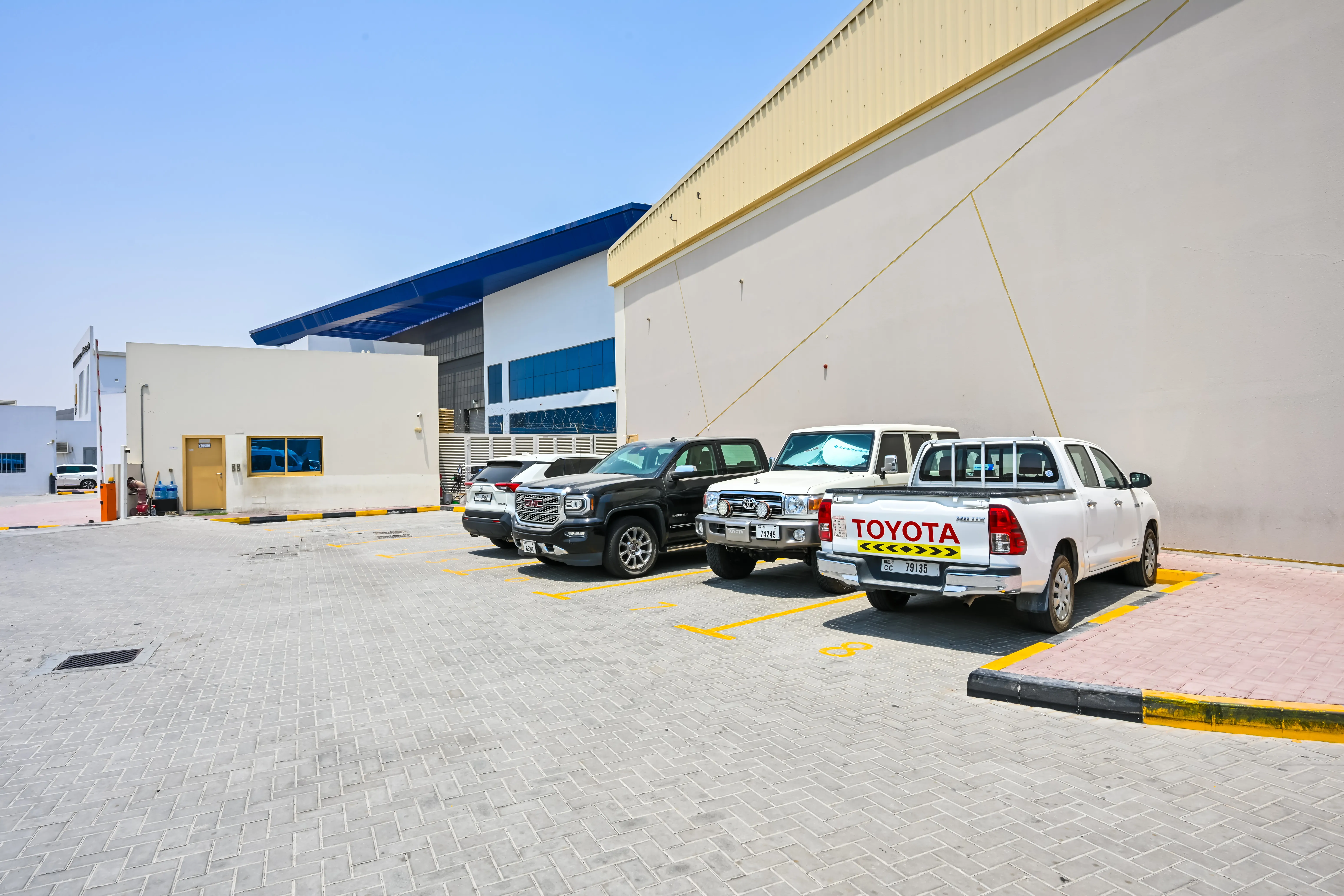 Sheikha Warehouse — Plot 598-0170