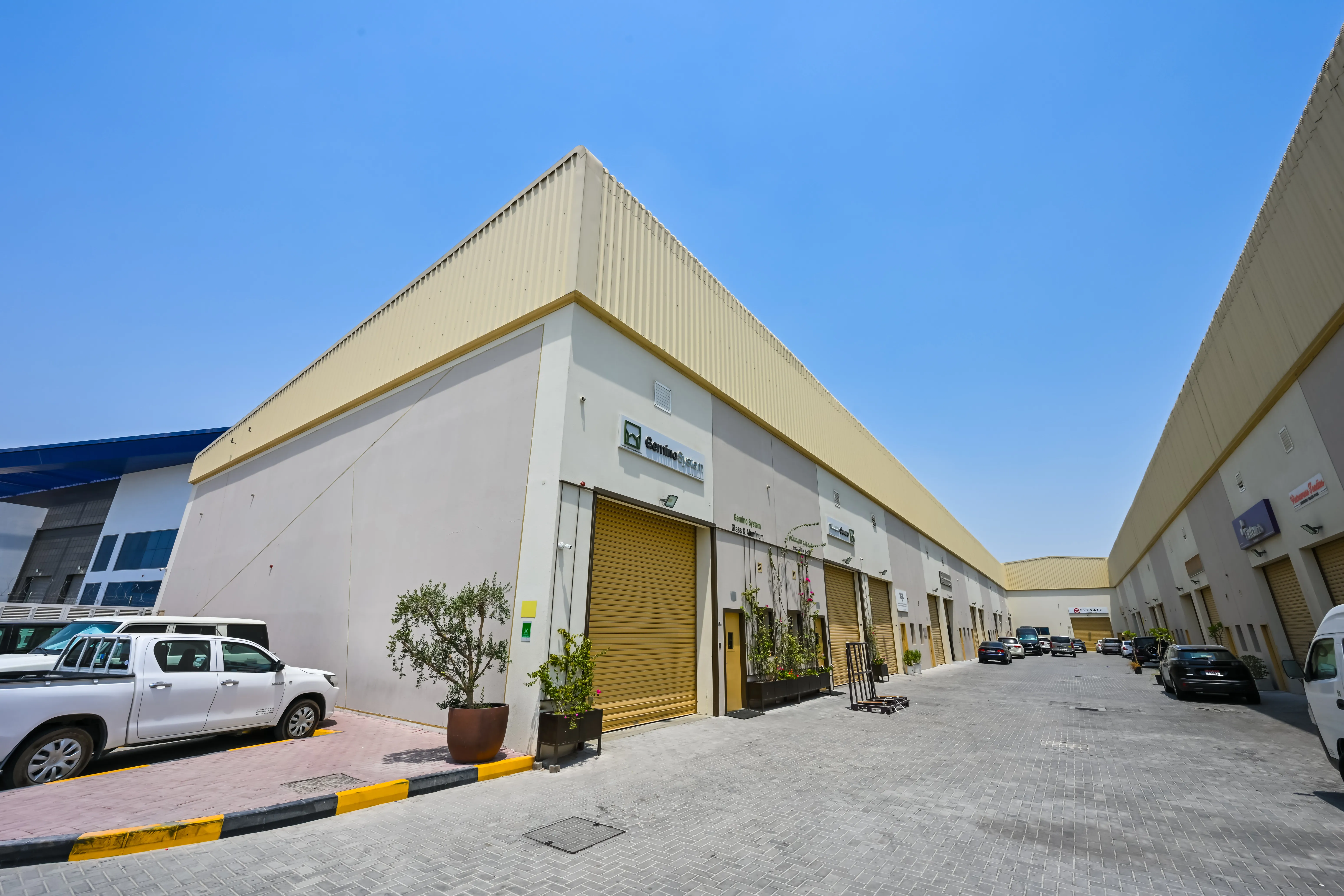 Sheikha Warehouse — Plot 598-0170